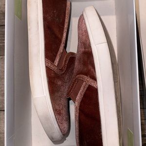 Steve Madden slip on sneakers